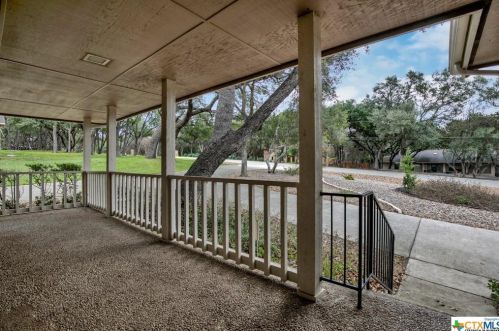 9335 Gloxinia Dr, San Antonio TX 78266-2530 exterior