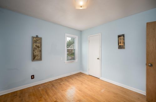 425 Fremont Pl, Milwaukee WI 53219-3066 exterior