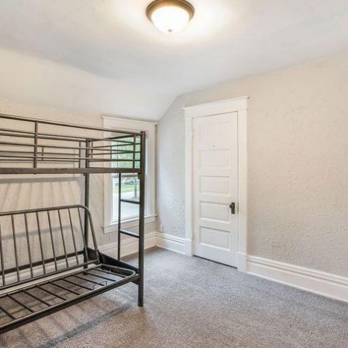 823 Oak St, Kalamazoo MI 49008-1133 exterior