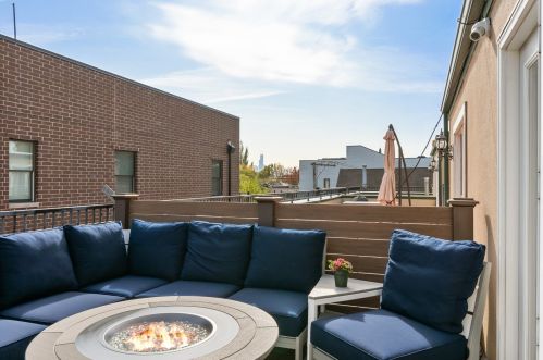 2759 Bosworth Ave, Chicago IL 60642-2341 exterior