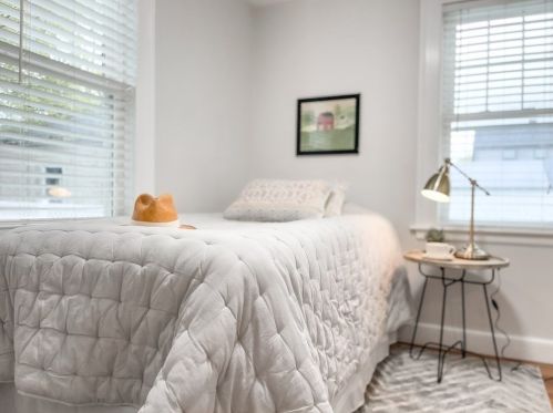 3 Johnson Ave, Peabody MA 01960-5225 exterior