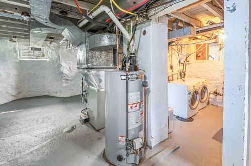 4124 Luverne St, Duluth MN 55804-2150 exterior