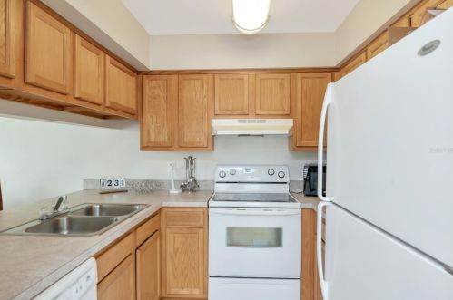 5150 Sunridge Palms Dr, Tampa FL 33617-1427 exterior