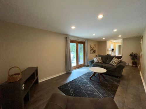 3129 Fleetwood Dr, Kalamazoo MI  49024-5606 exterior