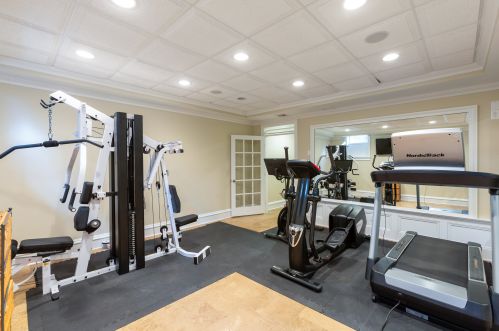 1 Park Rdg Ct, Chester NJ 07930-3016 exterior