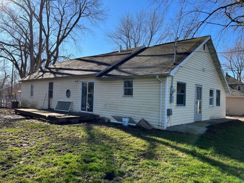 2021 Post St, Ottawa IL 61350-2257 exterior