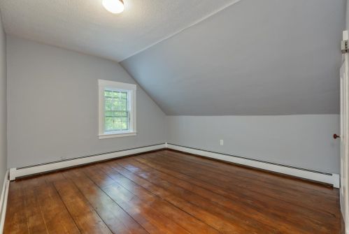 36 Charles St, Concord NH  03303-1528 exterior