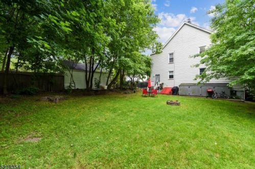 72 Chestnut St, Montclair NJ 07042-2945 exterior