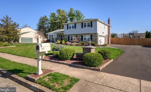 747 Bobwhite Ln, Huntingdon Valley, PA 19006-2119