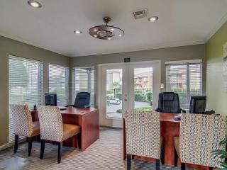 8001 Tidwell Rd, Houston TX  77040-5524 exterior