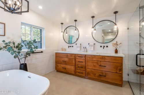 2602 Arroyo Chico, Tucson AZ  85716-5606 exterior