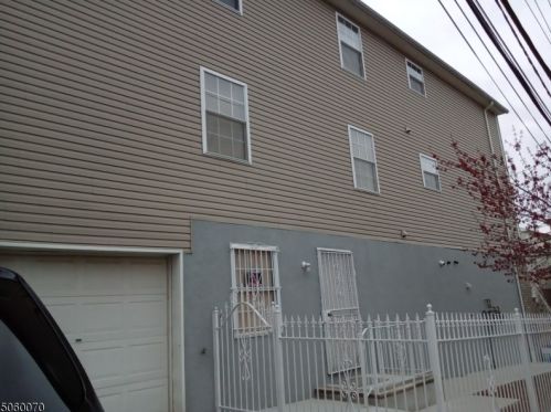 83 Delavan Ave, Newark, NJ 07104-4103