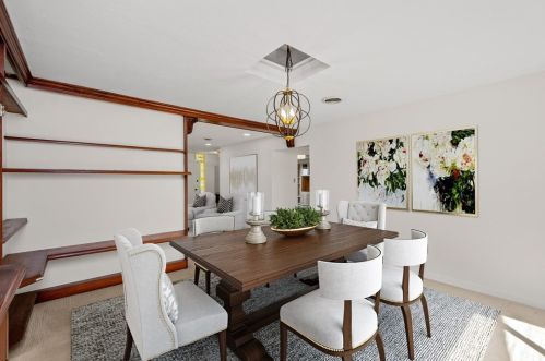 1243 Pinewood Dr, Pittsburgh PA  15243-1811 exterior