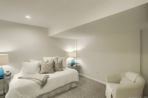 5 Terra Nova Cir, Westport CT 06880-4749 exterior