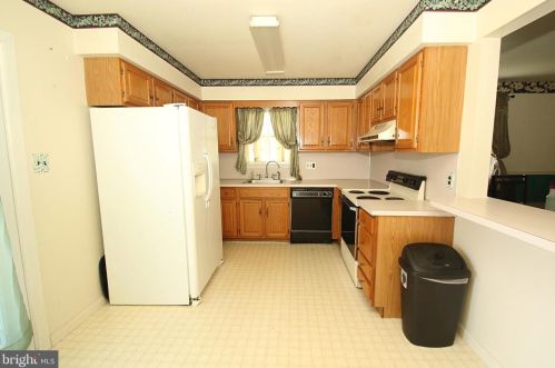 1141 Grove St, Pottstown, PA 19464-5815