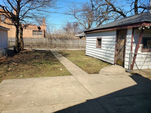 157 146 St, Chicago IL 60827-2715 exterior