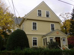 14 Hillside Rd, Newton MA  02461-1422 exterior