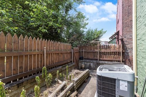 186 45 St, Pittsburgh PA 15201-3056 exterior