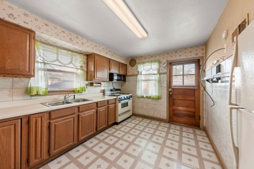 8450 Paulina St, Chicago IL 60620-4744 exterior