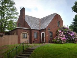 169 Dauntless Dr, Pittsburgh, PA 15235-3032