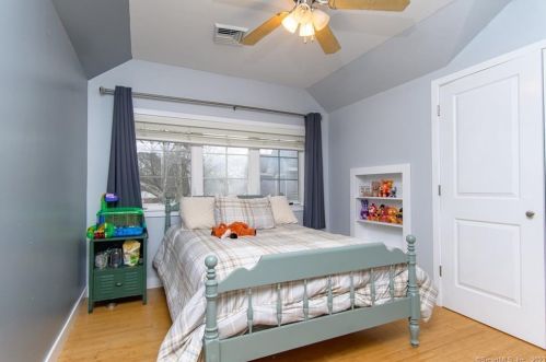 3 Grn Holw Rd, Killingly CT 06239-3546 exterior