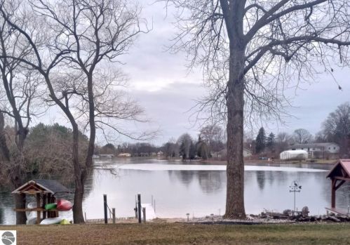 740 Witbeck Dr, Clare MI 48617-9721 exterior