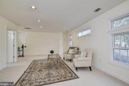 11801 Ambleside Dr, Rockville MD 20854-2109 exterior