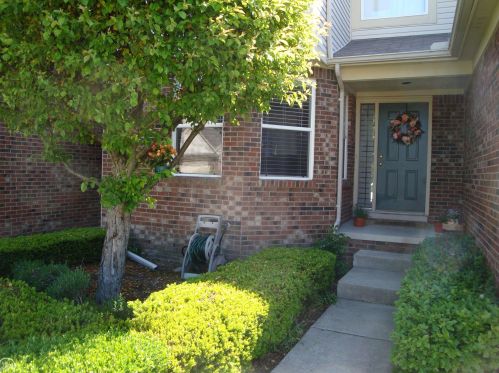 45640 Rathmore Dr, Macomb Township, MI 48044-6324