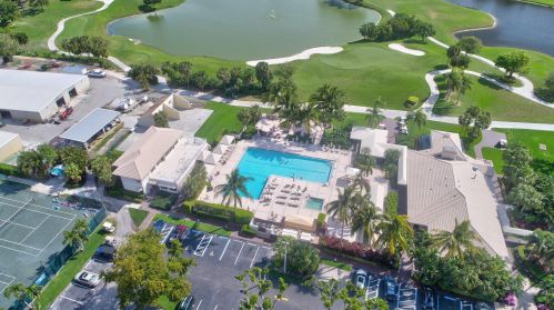 6137 Greenspointe Dr, Boynton Beach FL 33437-4914 exterior