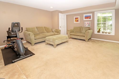 88 Henning Ter, Parsippany NJ 07834-3716 exterior