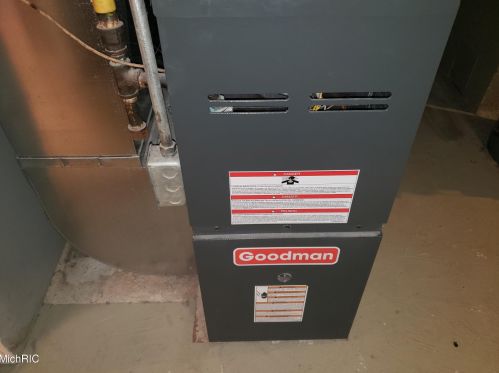 1502 Porter Rd, Meskegon MI 49441-5766 exterior