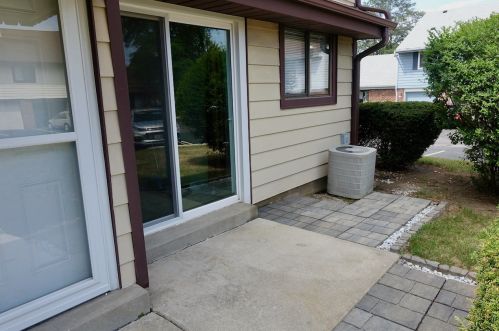 6370 20th St, Milwaukee, WI 53221-5255