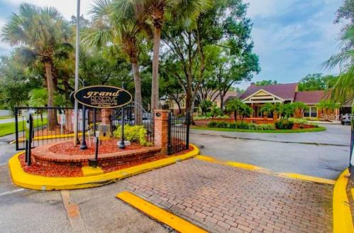 8728 Mallard Reserve Dr, Tampa FL 33614-2358 exterior