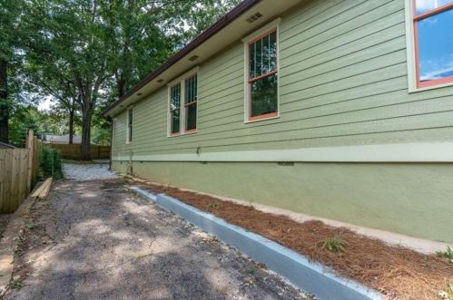 1766 Linwood Ave, Atlanta GA 30344-3159 exterior