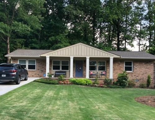 1989 Commodore Ln, Atlanta GA  30341-1557 exterior