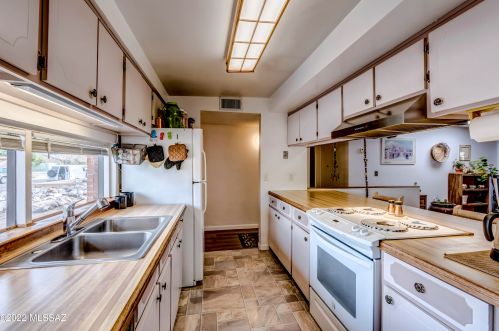 8532 Calle Bolivar, Tucson AZ  85715-5409 exterior