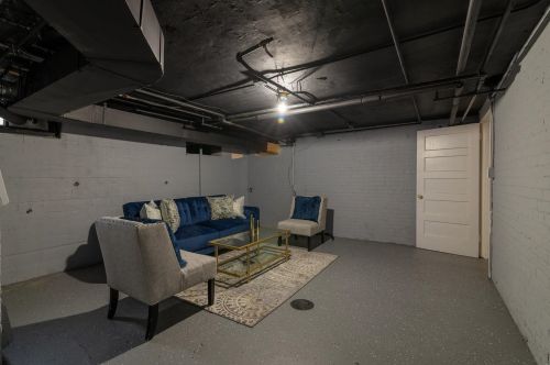 2726 Beverly Rd, Milwaukee WI  53211-2438 exterior