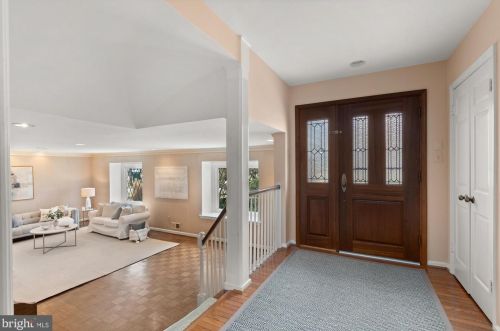 8417 Kingsgate Rd, Rockville, MD 20854-1741