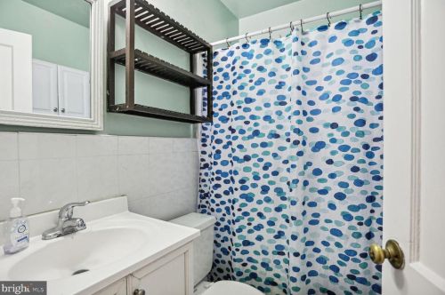 8216 Roanoke Ave, Silver Spring MD 20912-6207 exterior