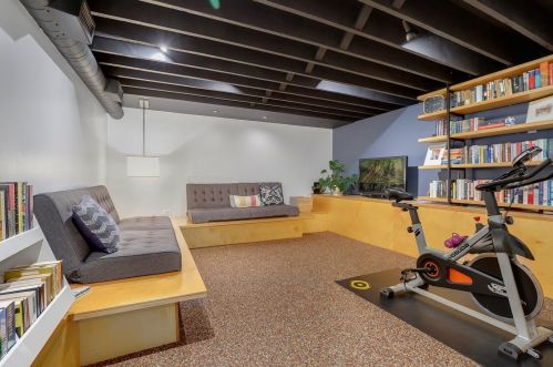 2220 Potomac Ave, Chicago IL 60651-1854 exterior