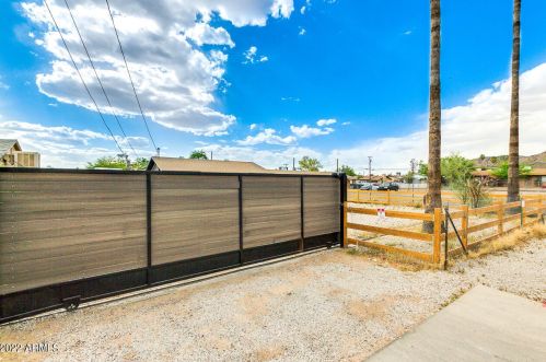 9440 9 Ave, Phoenix AZ 85021-3102 exterior