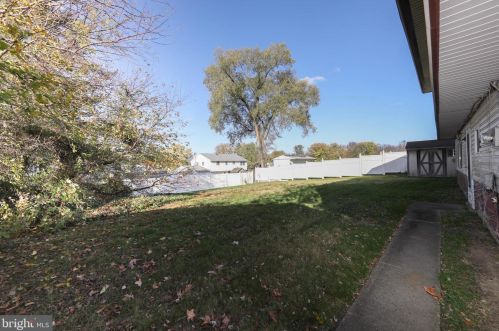 337 Davistown Rd, Blenheim NJ 08012-3301 exterior