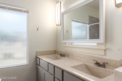 934 7th St, Tucson AZ  85719-5305 exterior