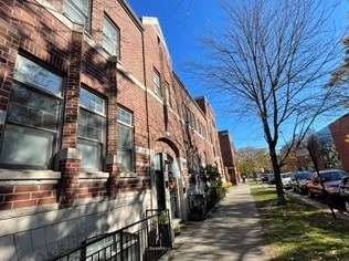 1420 Waveland Ave, Chicago IL  60613-3713 exterior