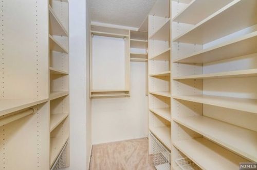 1382 York St, Mahwah NJ  07430-3265 exterior