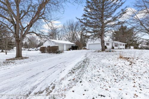 12696 Rambler Rd, Dewitt MI 48820-7906 exterior