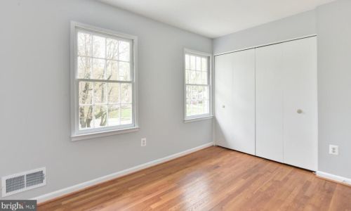 8804 Falkstone Ln, Alexandria VA 22309-4007 exterior