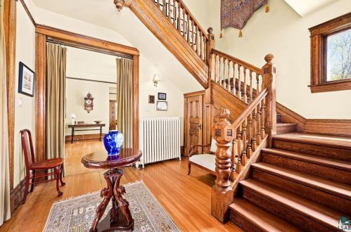 2240 Roslyn Ave, Duluth MN 55803-2330 exterior