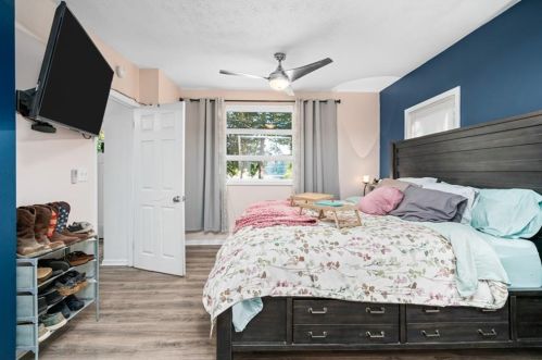 955 Lake Dr, Lithonia GA  30039-5747 exterior