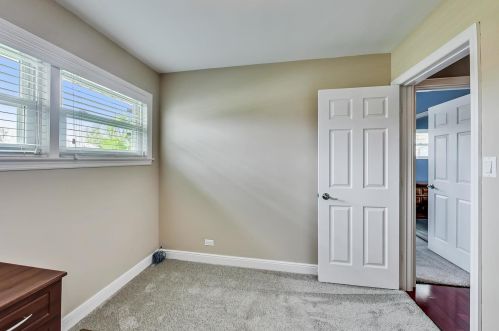 8236 Berwyn Ave, Chicago IL 60656-1455 exterior